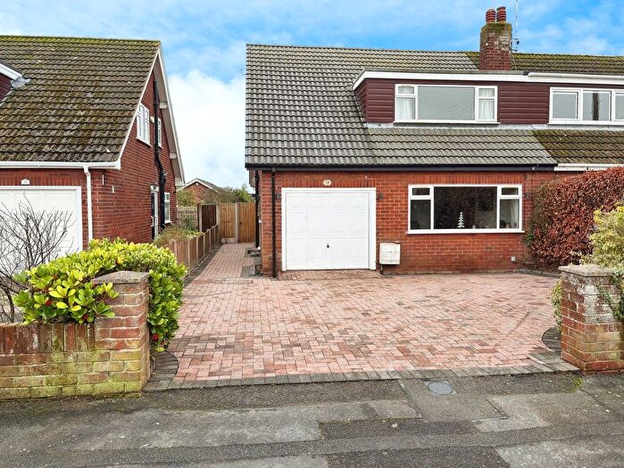 3 Bedroom Semi-Detached House For Sale In Haymakers Way, Saughall, CH1