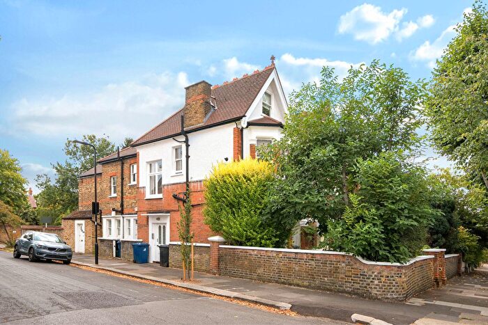 1 Bedroom Flat For Sale In Denbigh Road, Ealing, London, W13