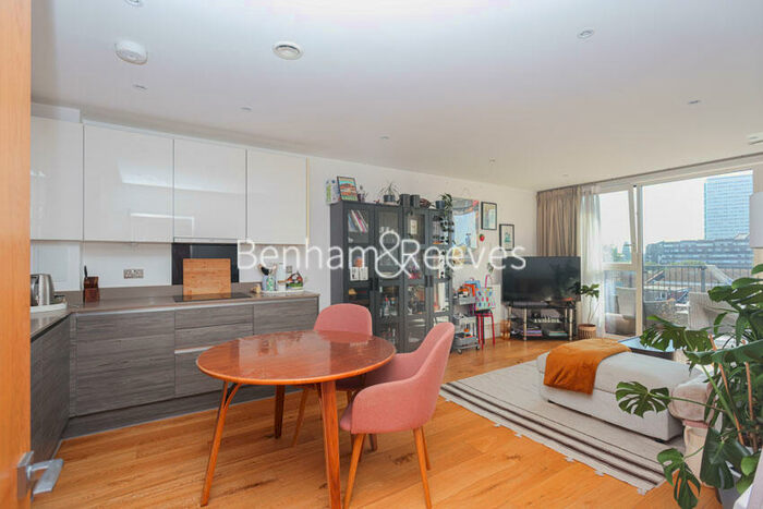 2 Bedroom Apartment To Rent In Winchester Square, London, SE8