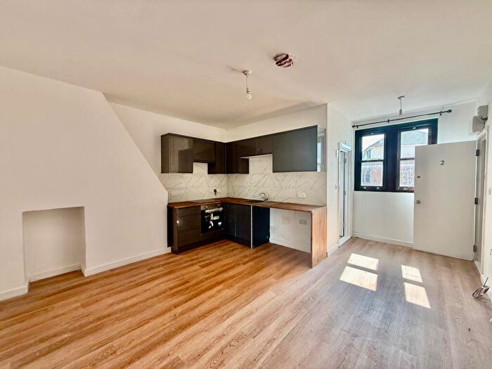 1 Bedroom Flat To Rent In Commercial Road, Portsmouth, PO1