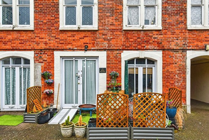 2 Bedroom Flat For Sale In Edward Street, Westbury, BA13