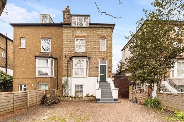 2 Bedroom Flat For Sale In Kingston Road, Wimbledon, London, SW19