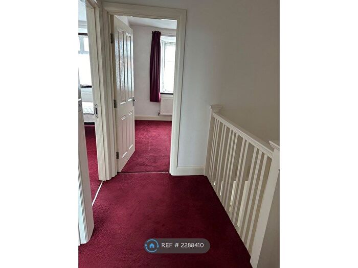 3 Bedroom Terraced House To Rent In Raynes Park, Raynes Park, SW20