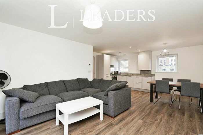 2 Bedroom Apartment To Rent In Chantry House, Southampton, SO14