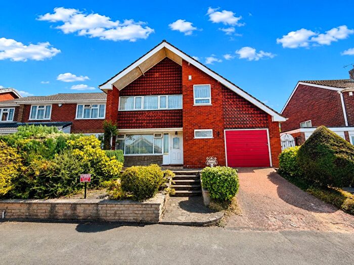 3 Bedroom Detached House For Sale In Scotts Green Close, Dudley, DY1