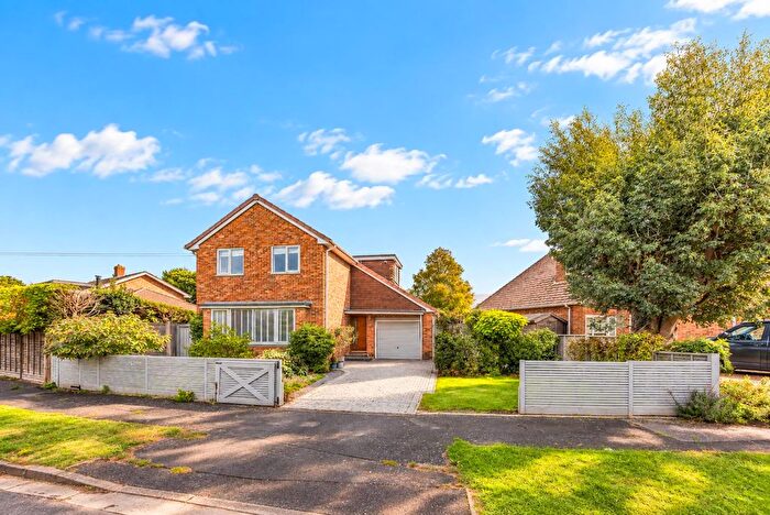 4 Bedroom Detached House For Sale In Christopher Way, Emsworth, PO10