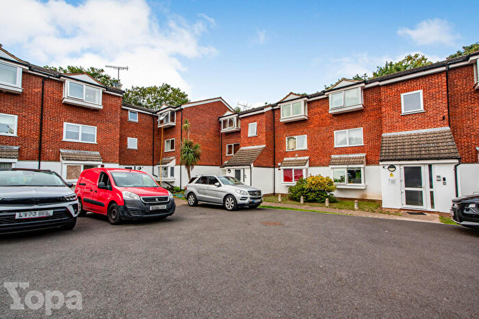1 Bedroom Flat For Sale In Heathdene Drive, Belvedere, DA17