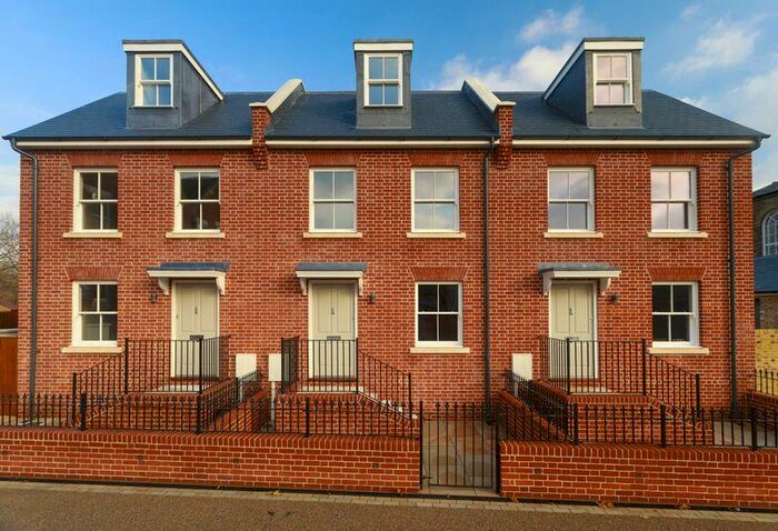 4 Bedroom Terraced House To Rent In Canterbury, CT1