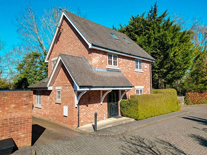 4 Bedroom Detached House For Sale In Grange View, Hazlemere, High Wycombe, Buckinghamshire, HP15