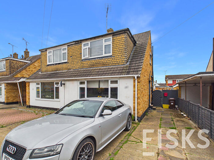 2 Bedroom Semi Detached House For Sale In Seamore Avenue, Benfleet, SS7