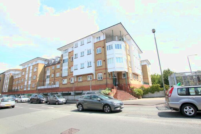 2 Bedroom Flat To Rent In Homesdale Road, Bromley, BR2