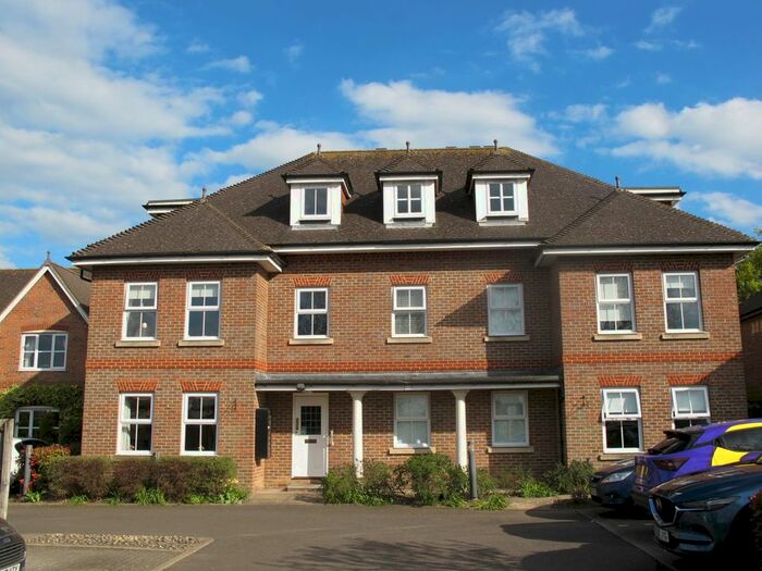 2 Bedroom Flat To Rent In The Maples, Ringmer, Lewes, BN8