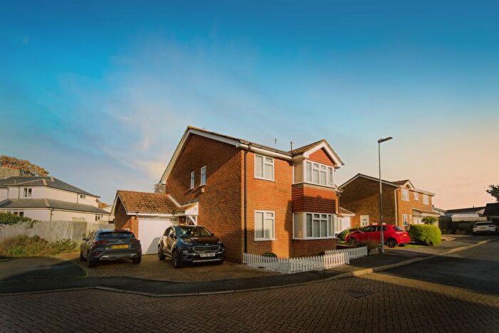 4 Bedroom Detached House For Sale In Helvellyn Drive, Eastbourne, BN23