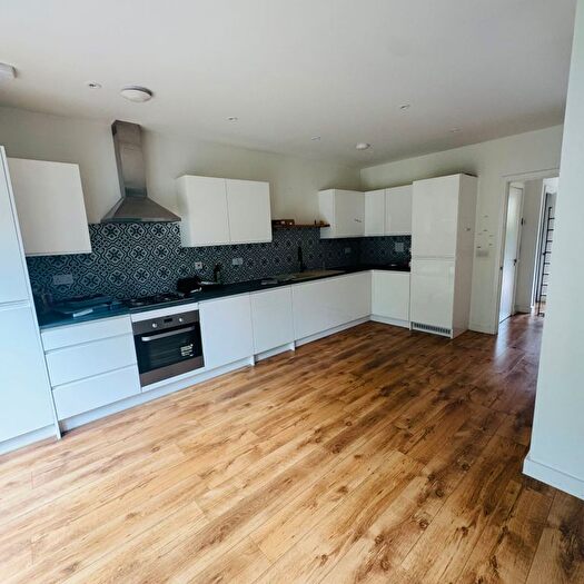 4 Bedroom Terraced House For Sale In Isambard Road, UB2