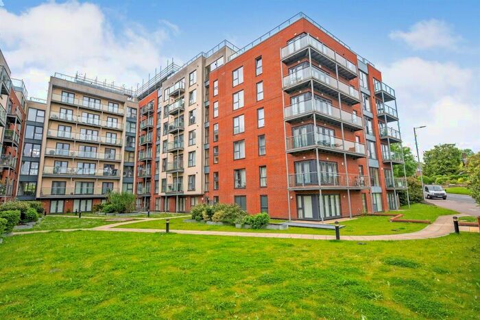 1 Bedroom Apartment For Sale In Midland Road, Hemel Hempstead, HP2