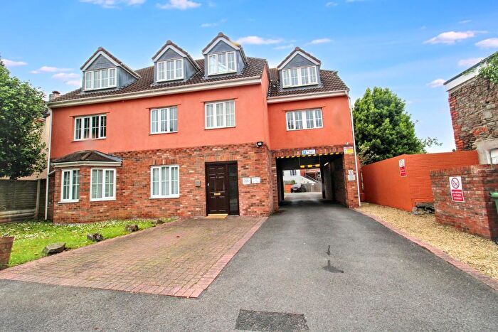 2 Bedroom Flat For Sale In Lower Station Road, Staple Hill, Bristol, BS16