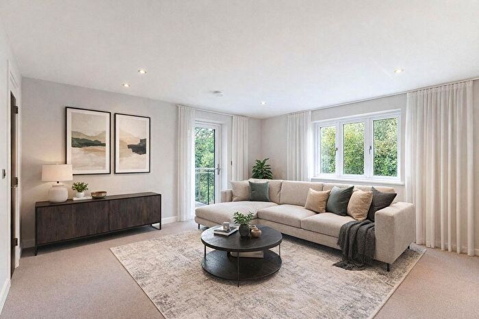 2 Bedroom Flat For Sale In Delhi Close, Poole, Dorset, BH14