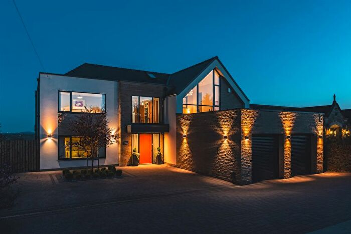 4 Bedroom Detached House For Sale In Castle Hill, Holmesfield, Dronfield, S18