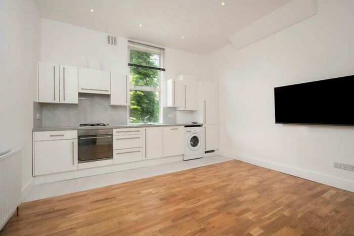 2 Bedroom Flat To Rent In Stroud Green Road, London, N4