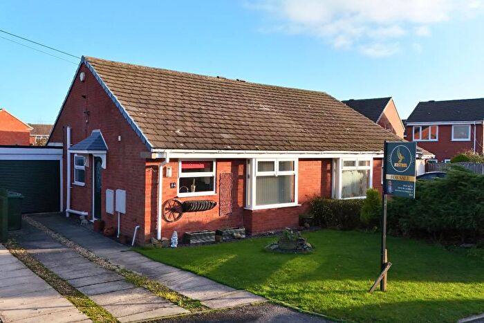 2 Bedroom Semi Detached Bungalow For Sale In Alden Avenue, Morley, LS27