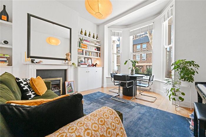 1 Bedroom Flat To Rent In Powis Gardens, London, W11