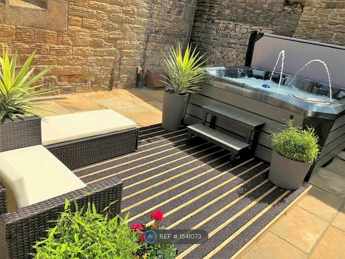 8 Bedroom Terraced House To Rent In Crookesmoor Road, Sheffield, S6