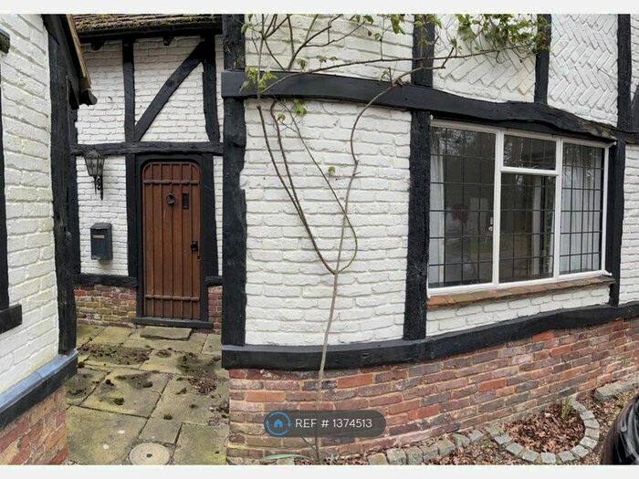 1 Bedroom Flat To Rent In The Old Cottage, Brookmans Park, AL9