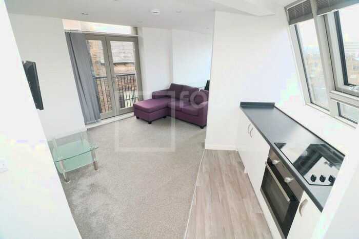 2 Bedroom Flat To Rent In Grattan House, Bradford BD1