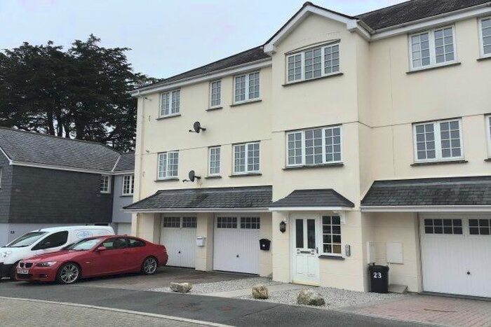 2 Bedroom Flat To Rent In Chy Pons, St. Austell, PL25