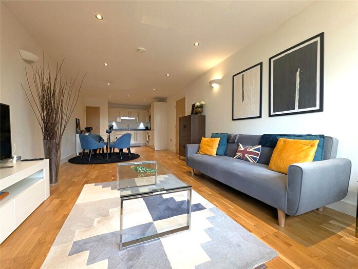 1 Bedroom Apartment For Sale In Catteshall Lane, Godalming, Surrey, GU7