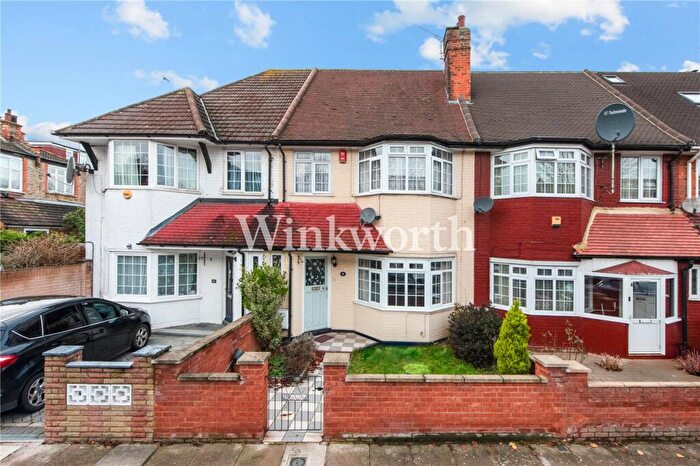 3 Bedroom Terraced House For Sale In River Avenue, London, N13