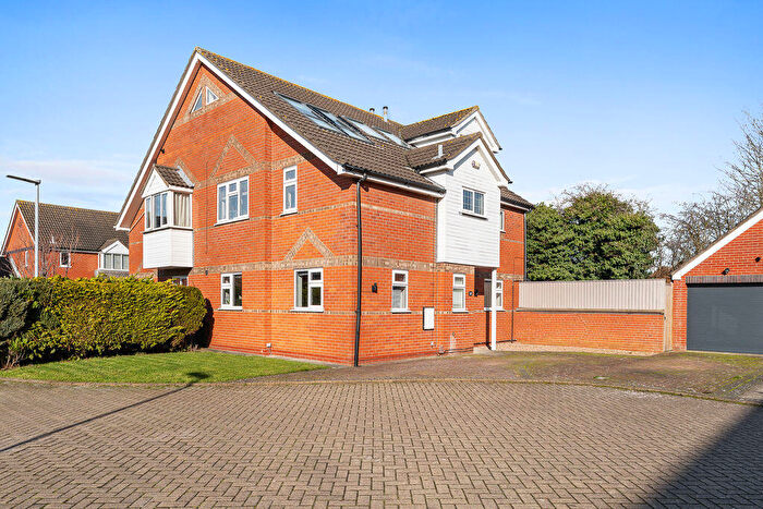 5 Bedroom Semi Detached House For Sale In Savoy Court, New Waltham, DN36