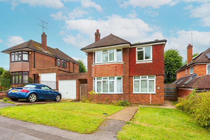 4 Bedroom Detached House For Sale In Ridge Avenue, Harpenden, AL5