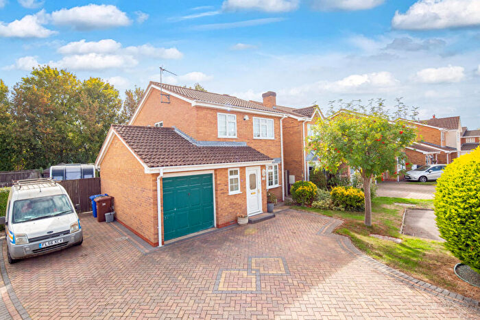 3 Bedroom Detached House For Sale In Shearwater Drive, Bicester, Oxfordshire, OX26