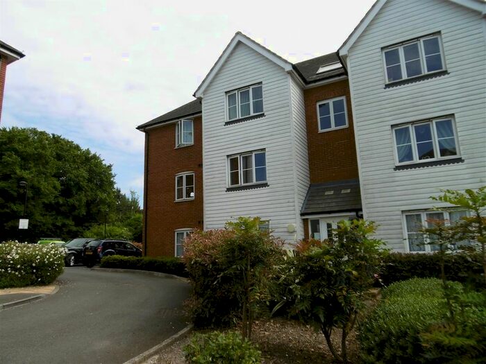 2 Bedroom Flat To Rent In The Links, Herne Bay, CT6