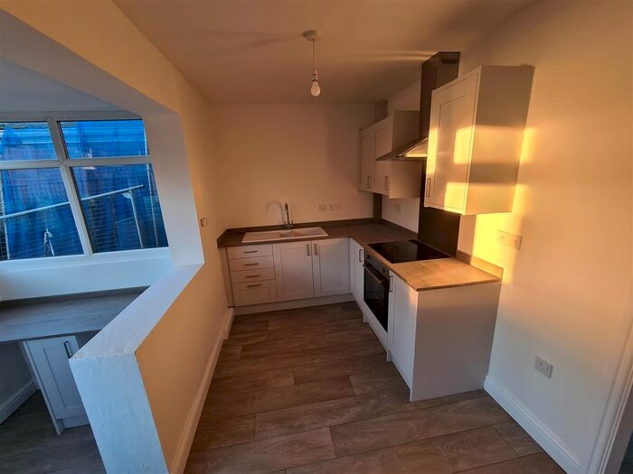 2 Bedroom Semi-Detached House To Rent In Cowper Crescent, Leeds LS9