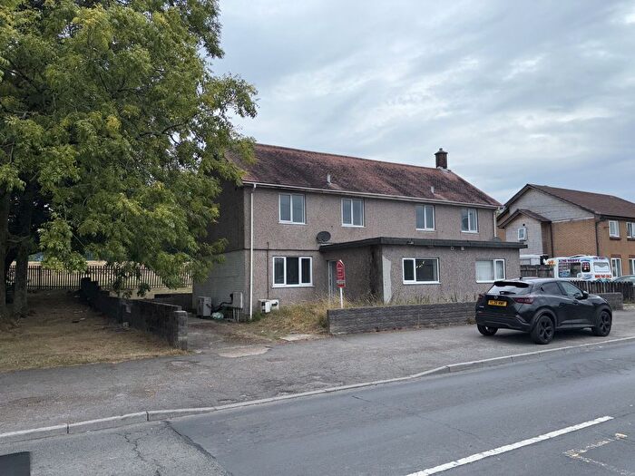 2 Bedroom Flat For Sale In Longview Road, Clase, Swansea, Swansea, SA6