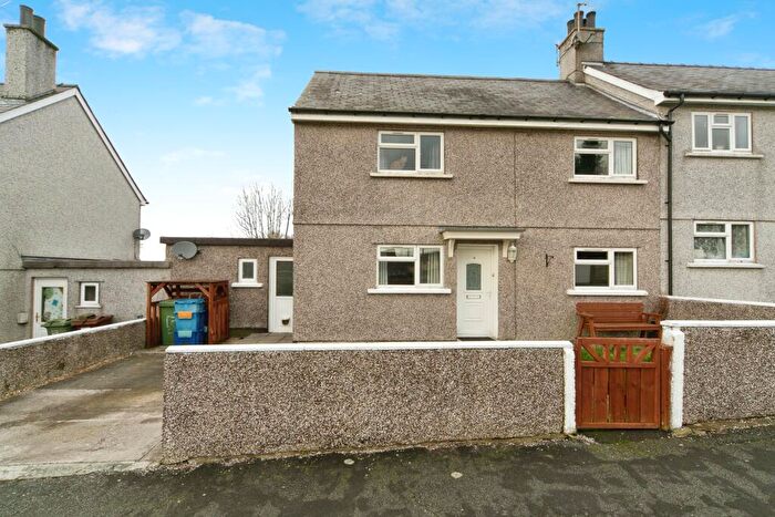 3 Bedroom House For Sale In Bryn Golau, Waunfawr, Caernarfon, Gwynedd, LL55