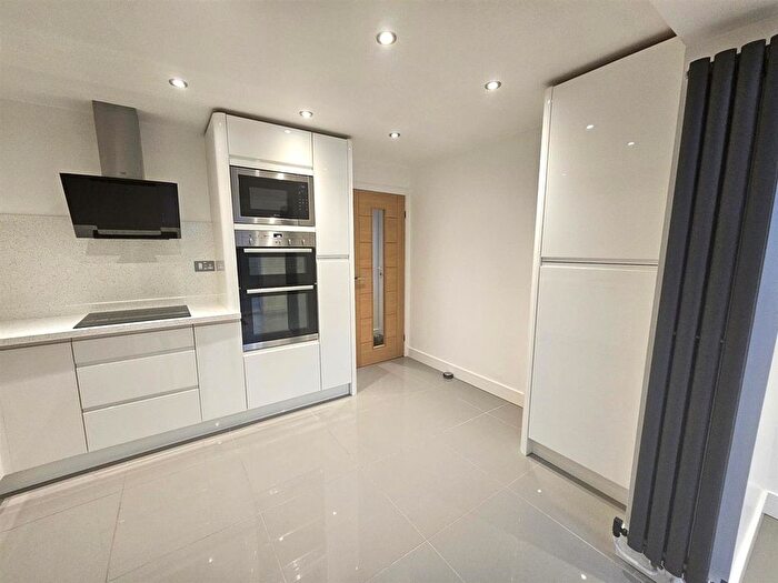 2 Bedroom Property To Rent In Alder Close, New Balderton, Newark, NG24