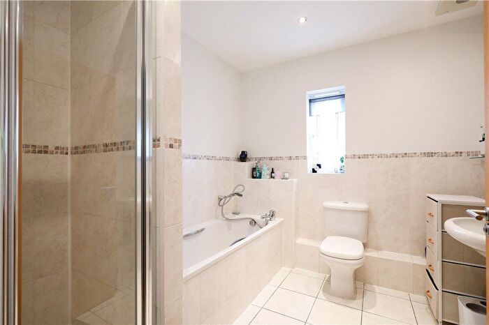 2 Bedroom Parking To Rent In Wimbledon Hill Road, Wimbledon, SW19