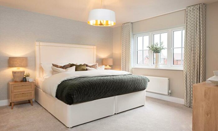 4 Bedroom Detached House For Sale In The Willows, Bedford, MK40