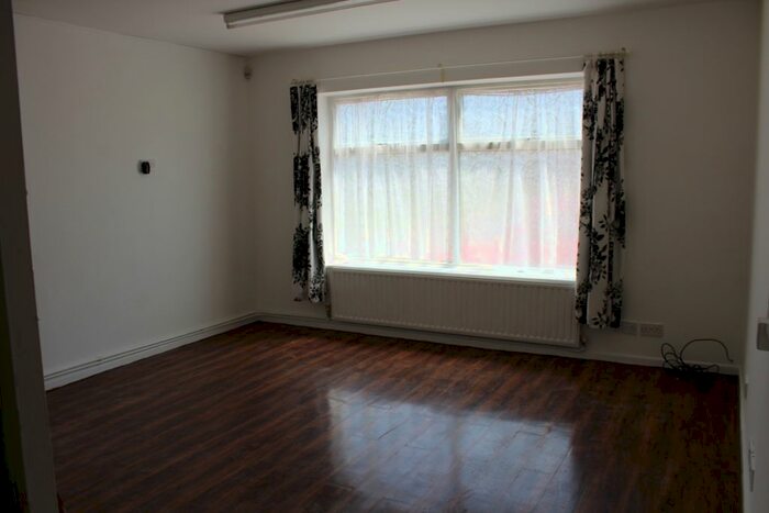 3 Bedroom Detached House To Rent In Ashcroft Road Stopsley, Luton, Bedfordshire, LU2