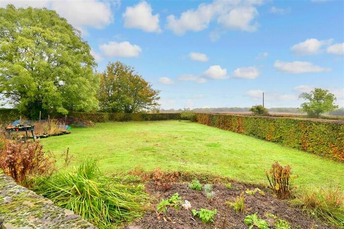 3 Bedroom Chalet For Sale In Toot Hill Road, Ongar, Essex, CM5