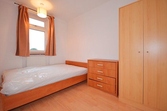 3 Bedroom Flat To Rent In Manchester Road, Canary Wharf, E14