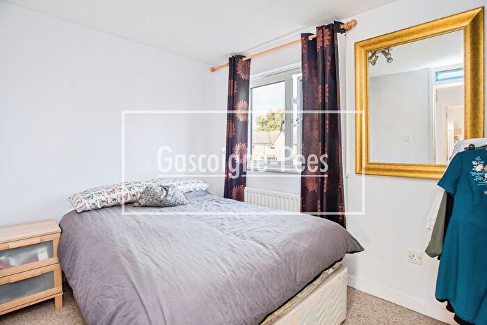 1 Bedroom Flat To Rent In Pankhurst Road, Walton-On-Thames, KT12