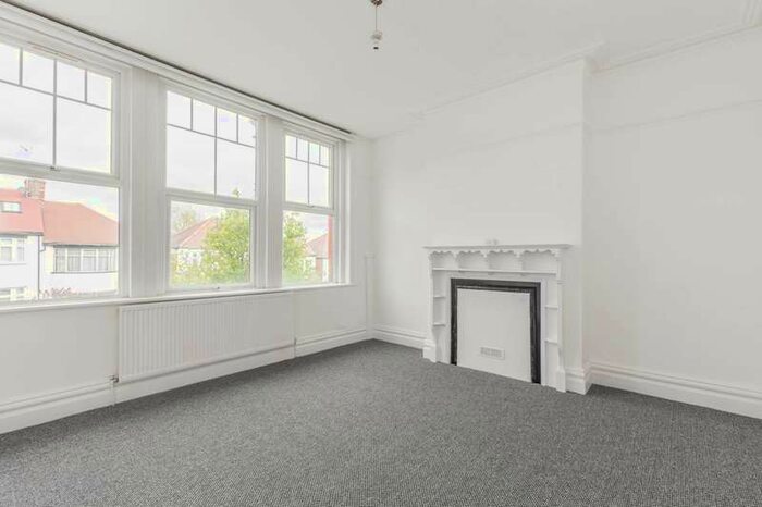 3 Bedroom Flat To Rent In Alexandra Park Road, Muswell Hill, N10