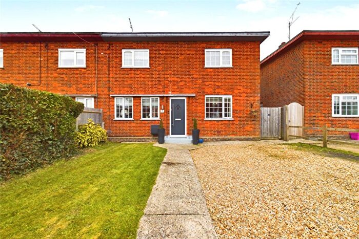 3 Bedroom Semi-Detached House For Sale In The Close, Burghfield Common, Reading, Berkshire, RG7