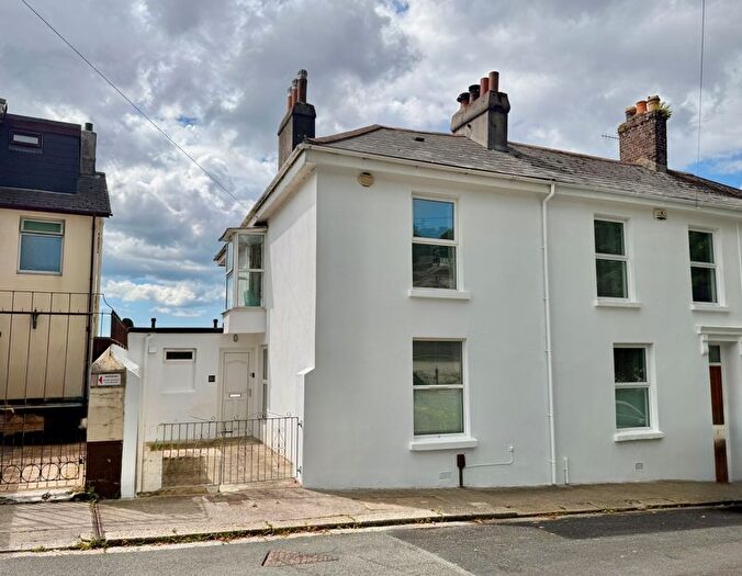 3 Bedroom Semi-Detached House For Sale In Old Laira Road, Laira, Plymouth, PL3