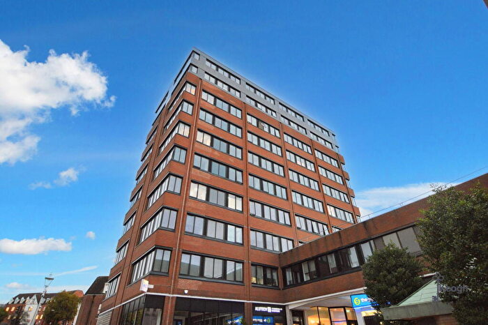 2 Bedroom Flat To Rent In Knights House The Parade, Sutton Coldfield, B72