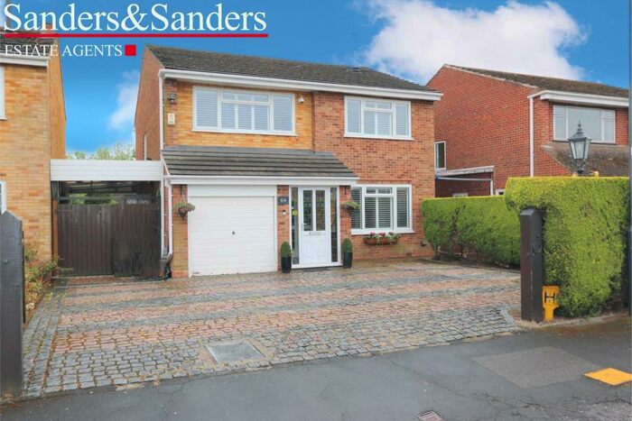4 Bedroom Detached House For Sale In Throckmorton Road, Alcester, B49